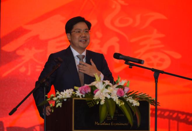 鼎新董事长_鼎新机场